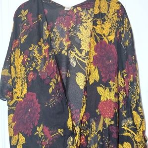 Charming Charlie Floral Kimono